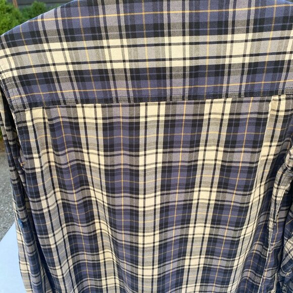 Urban Behavior Woman's Flannel Plaid Flap Chest Pockets Slim Fit Shirt Small - Picture 9 of 9